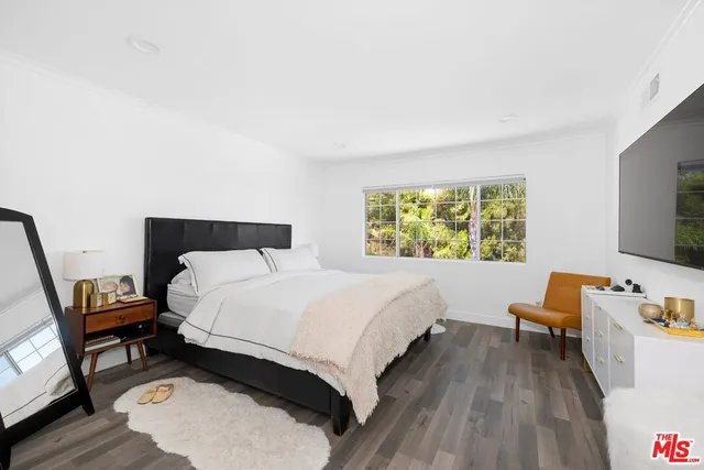 $2,500,000 | 19673 Valdez Drive, Tarzana, CA 91356