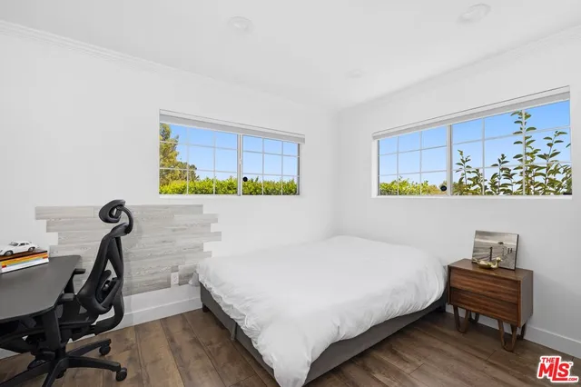 $2,500,000 | 19673 Valdez Drive, Tarzana, CA 91356