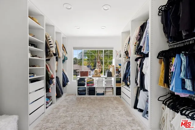 $2,500,000 | 19673 Valdez Drive, Tarzana, CA 91356