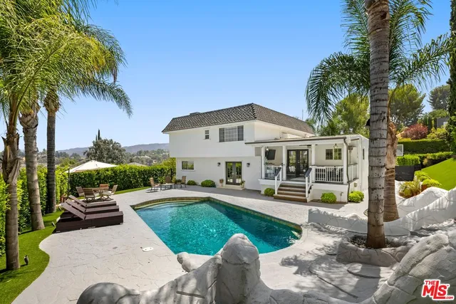 $2,500,000 | 19673 Valdez Drive, Tarzana, CA 91356