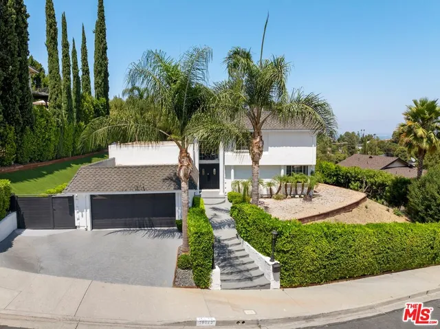 $2,500,000 | 19673 Valdez Drive, Tarzana, CA 91356