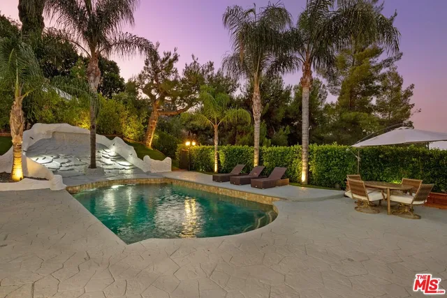 $2,500,000 | 19673 Valdez Drive, Tarzana, CA 91356