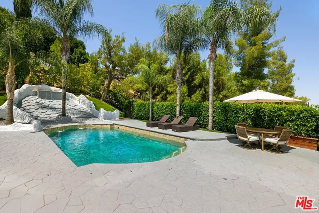 $2,500,000 | 19673 Valdez Drive, Tarzana, CA 91356