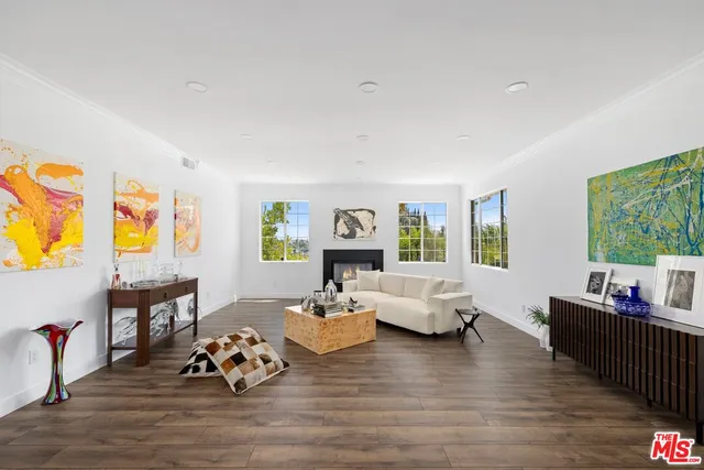 $2,500,000 | 19673 Valdez Drive, Tarzana, CA 91356