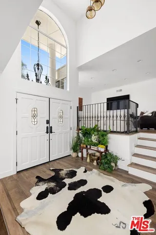 $2,500,000 | 19673 Valdez Drive, Tarzana, CA 91356