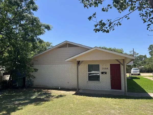 $1,395 | 208 Hosack Street, Arlington, TX 76010