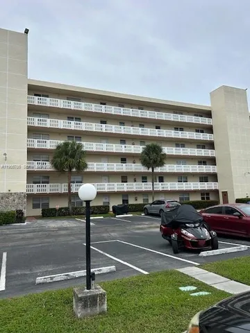 $299,900 | 301 Southeast 3rd Street, Unit 601, Dania Beach, FL 33004