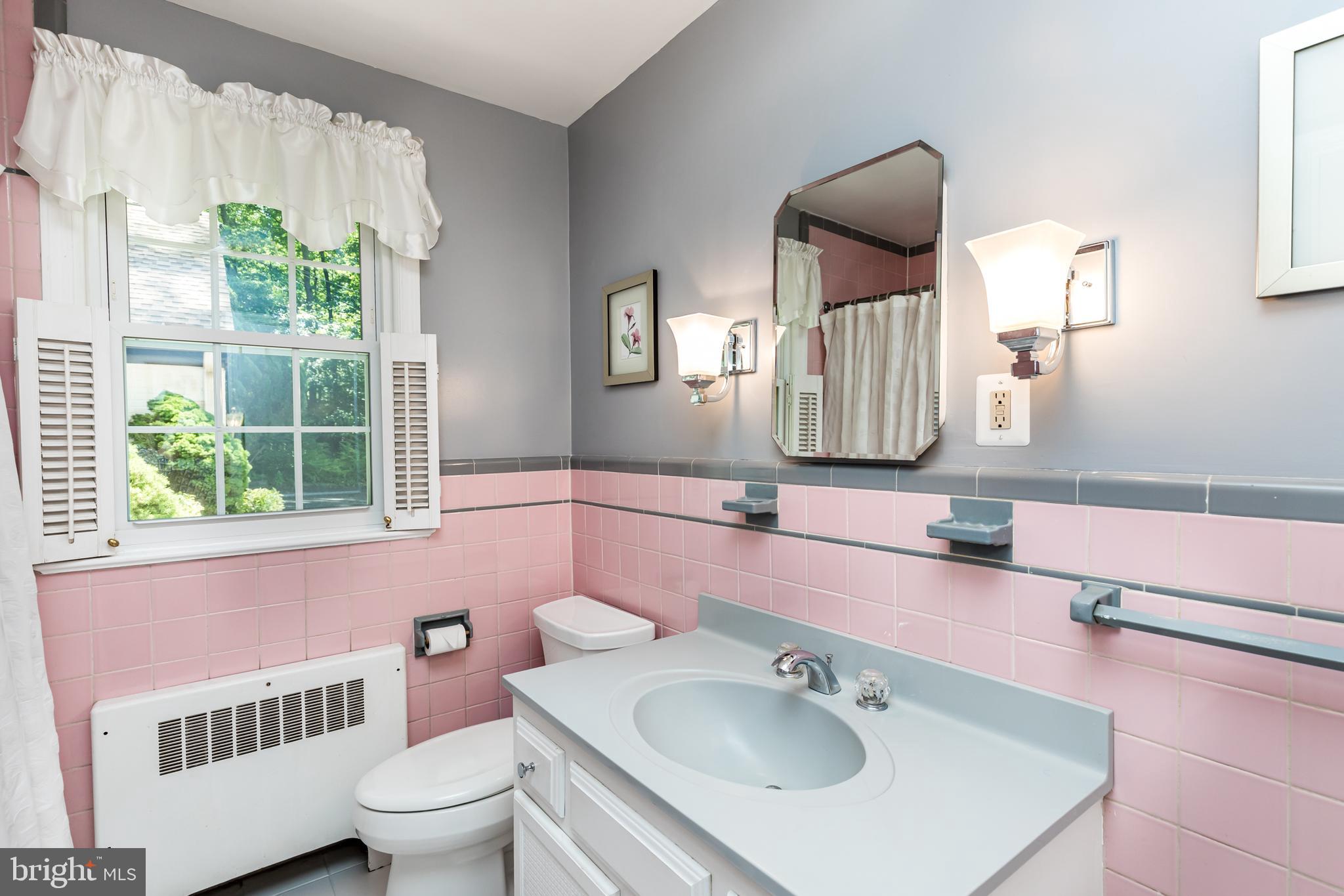 6901 Dorsey Road Laytonsville, MD 20882 - Photo 24 of 60 Main level full bath