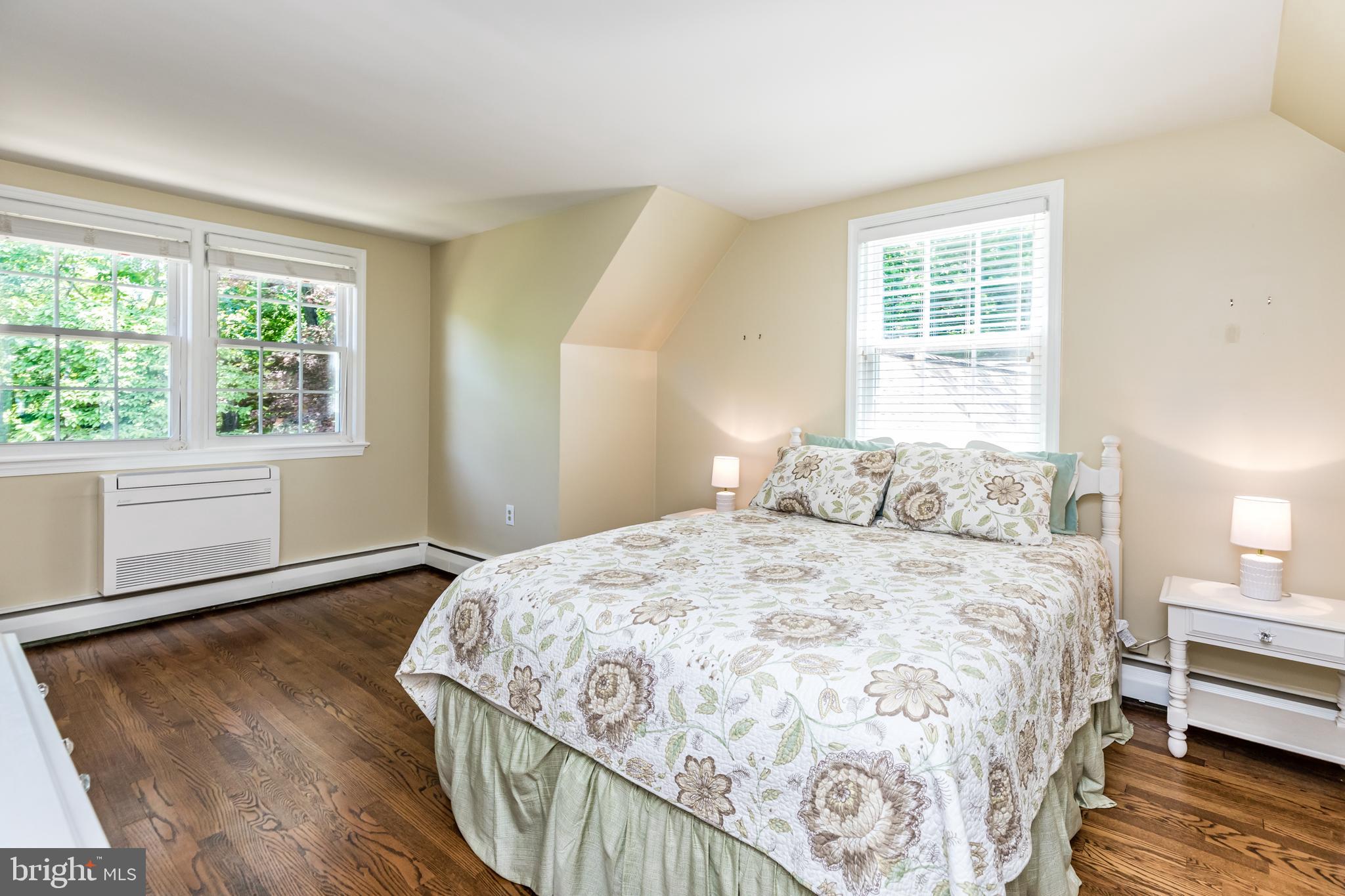 6901 Dorsey Road Laytonsville, MD 20882 - Photo 26 of 60 Upper level bedroom 2 with walk in closet