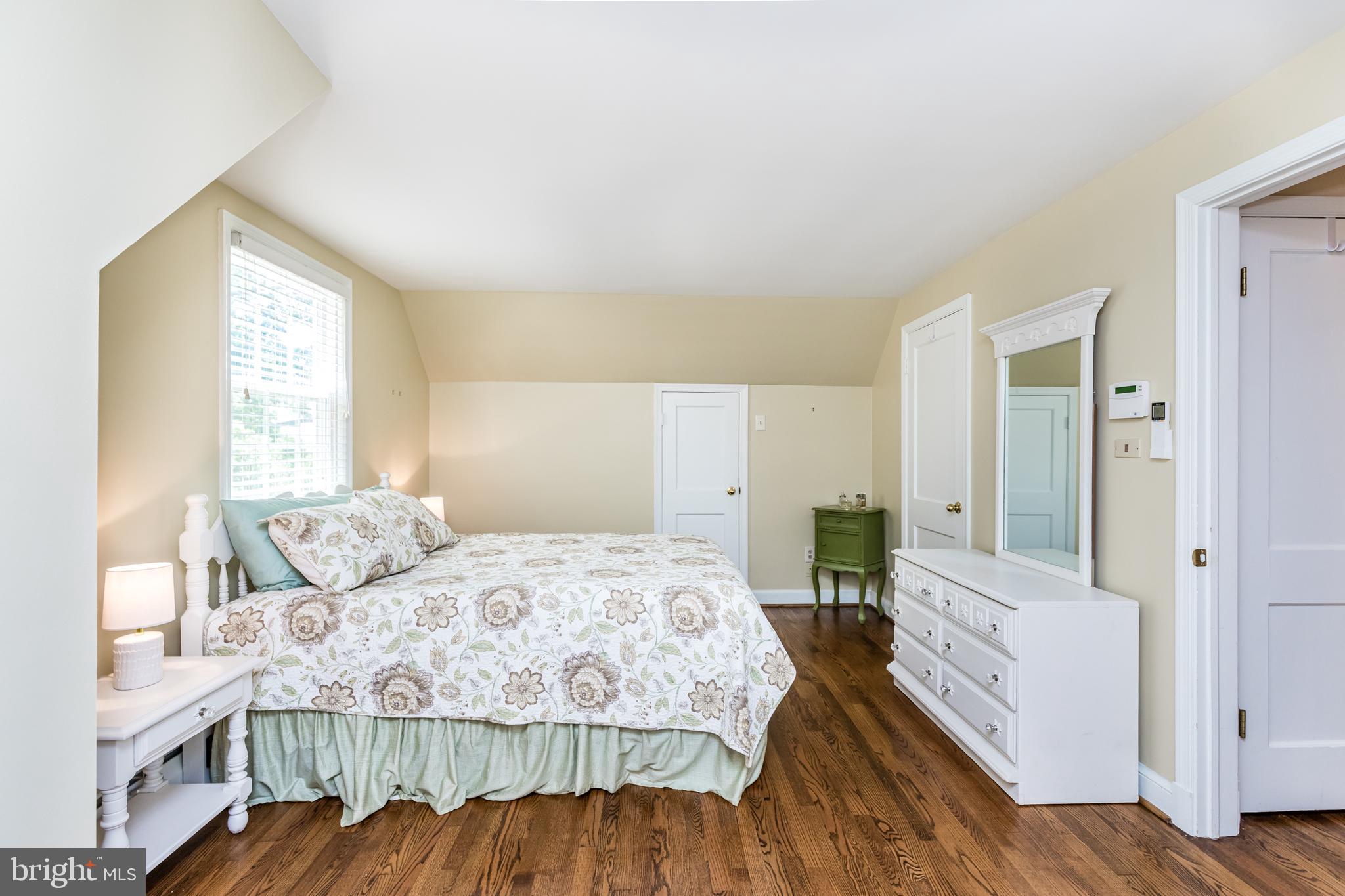 6901 Dorsey Road Laytonsville, MD 20882 - Photo 30 of 60 Upper level bedroom 2 with walk in closet