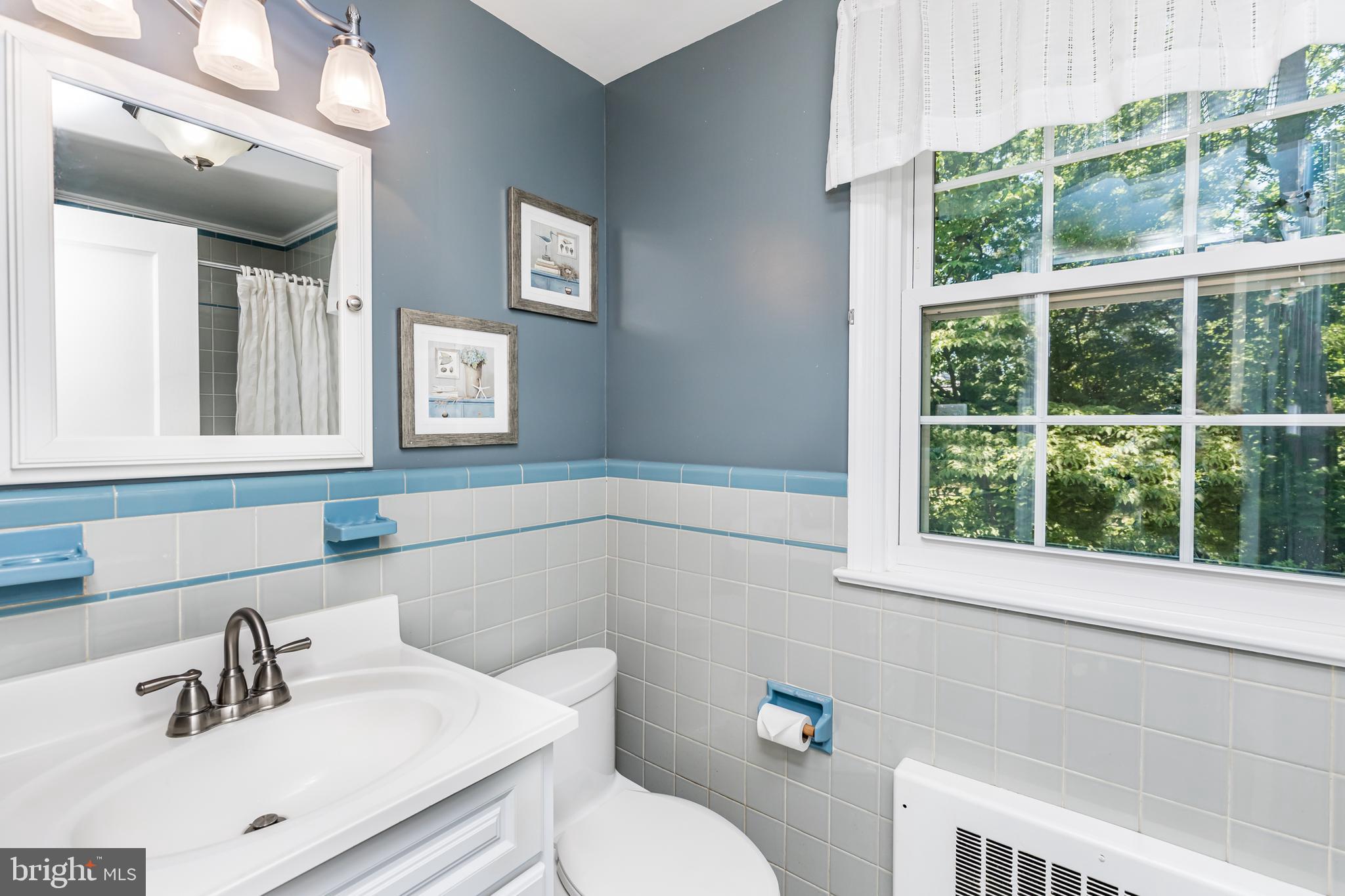 6901 Dorsey Road Laytonsville, MD 20882 - Photo 31 of 60 Upper level full bath