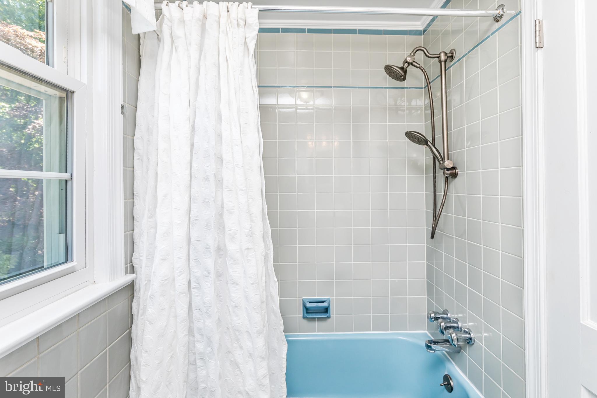 6901 Dorsey Road Laytonsville, MD 20882 - Photo 32 of 60 Upper level full bath