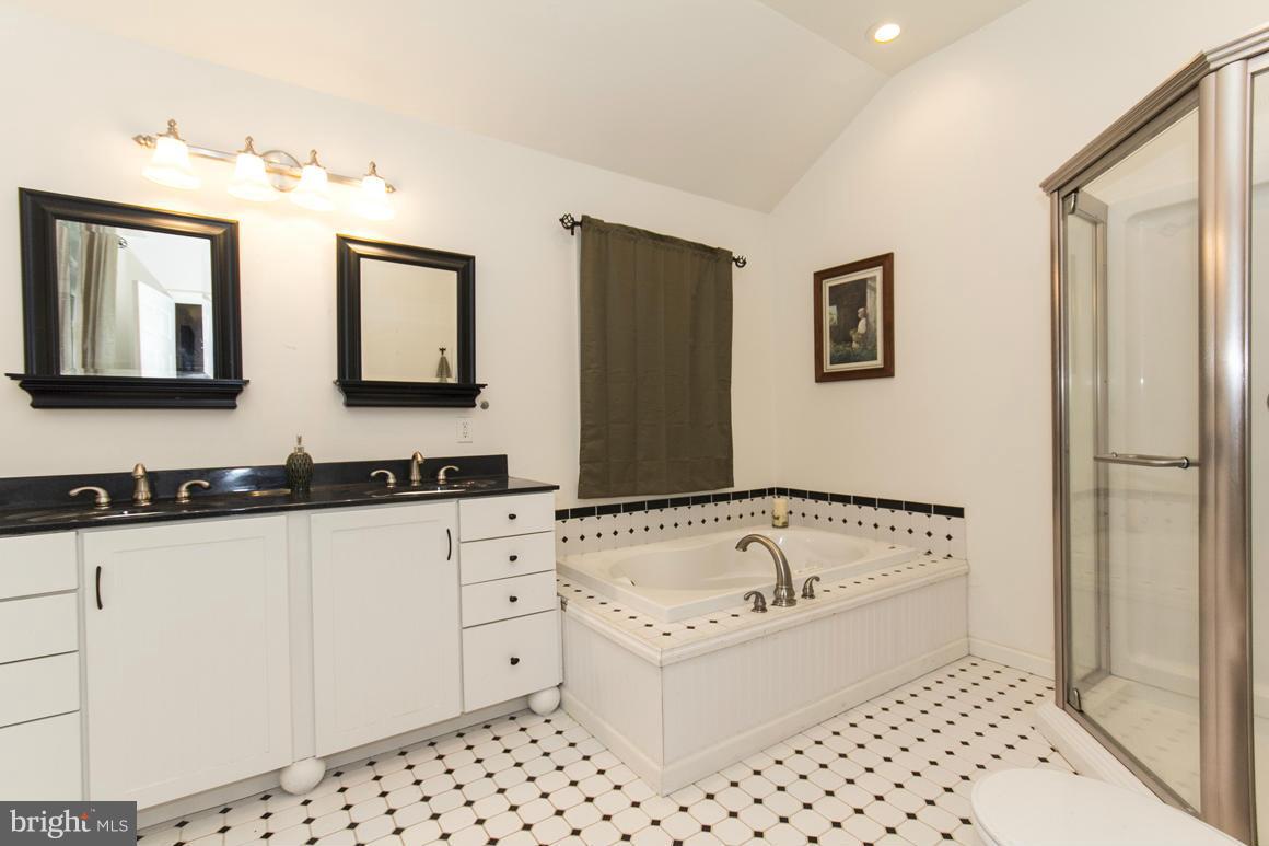 12402 Harford Road Hydes, MD 21082 - Photo 23 of 30 Bath (Master)