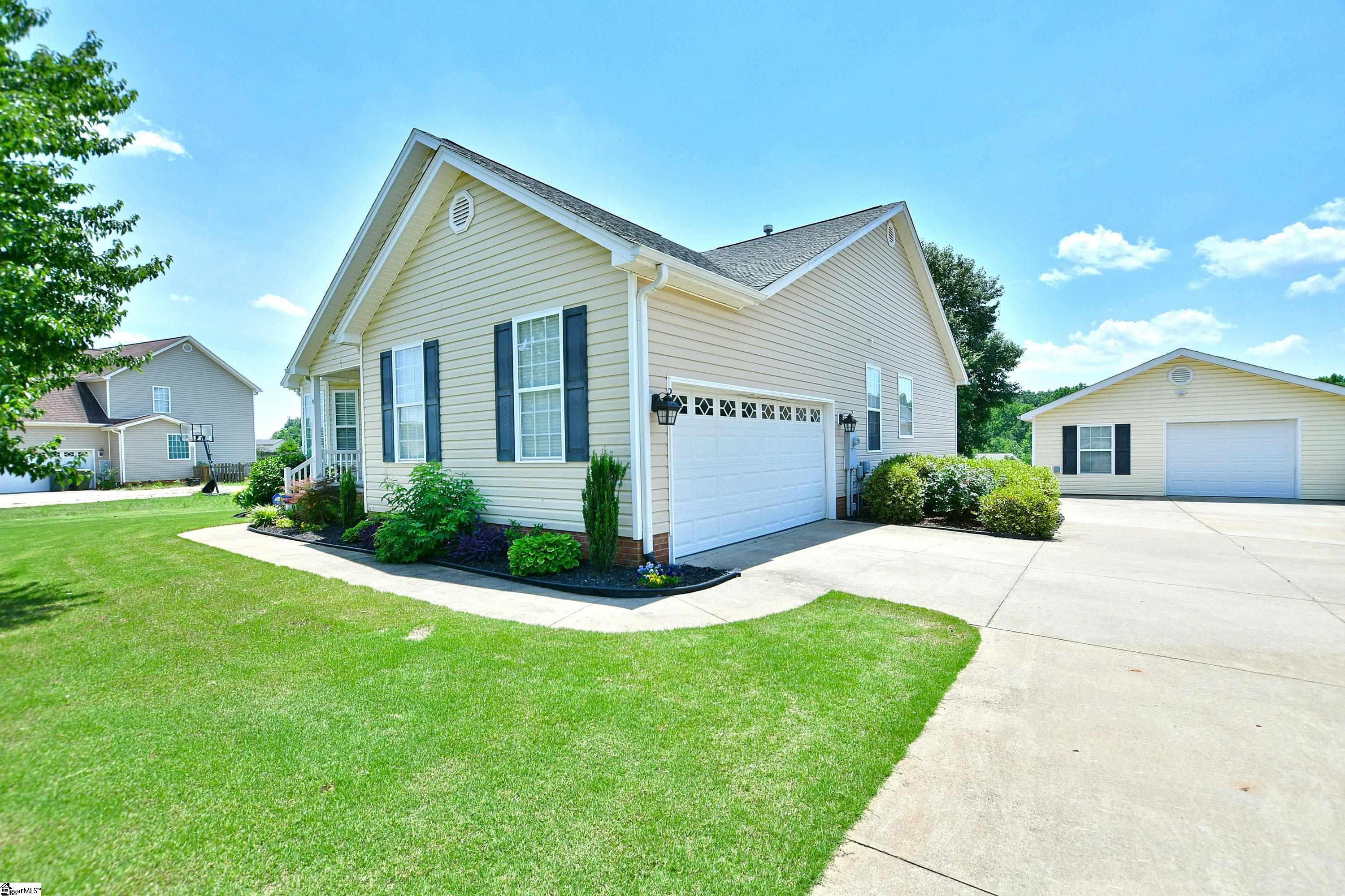 9 Rustcraft Drive Greer, SC 29651 - Photo 2 of 31