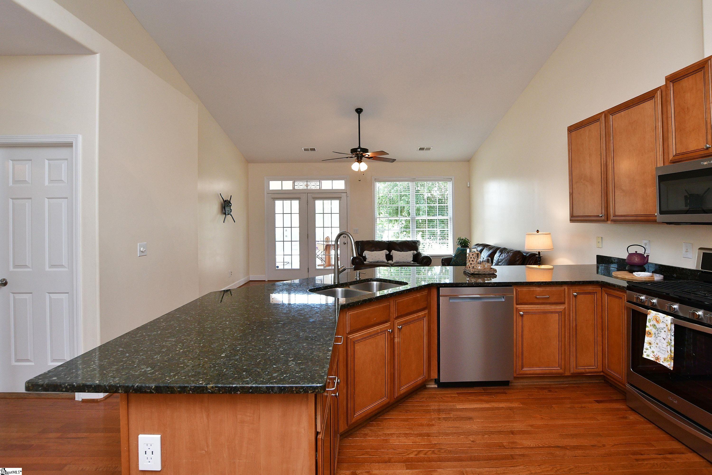 9 Rustcraft Drive Greer, SC 29651 - Photo 8 of 31