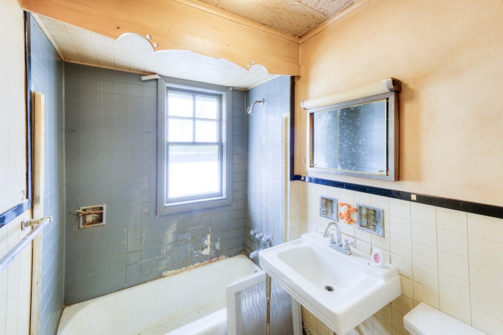 17 Hunnewell Road Worcester, MA 01606 - Photo 22 of 28