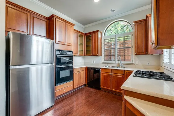 $3,900 | 9 Stonebriar Court, Dallas, TX 75206