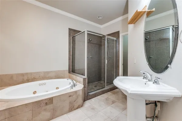 $3,900 | 9 Stonebriar Court, Dallas, TX 75206