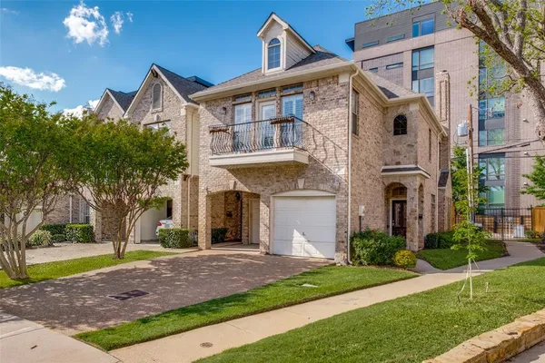 $3,900 | 9 Stonebriar Court, Dallas, TX 75206
