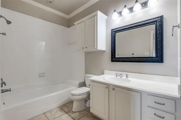 $3,900 | 9 Stonebriar Court, Dallas, TX 75206