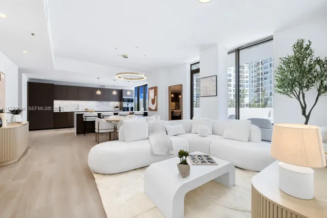 $2,290,000 | 340 West 42 Street, Unit 601, Miami Beach, FL 33140