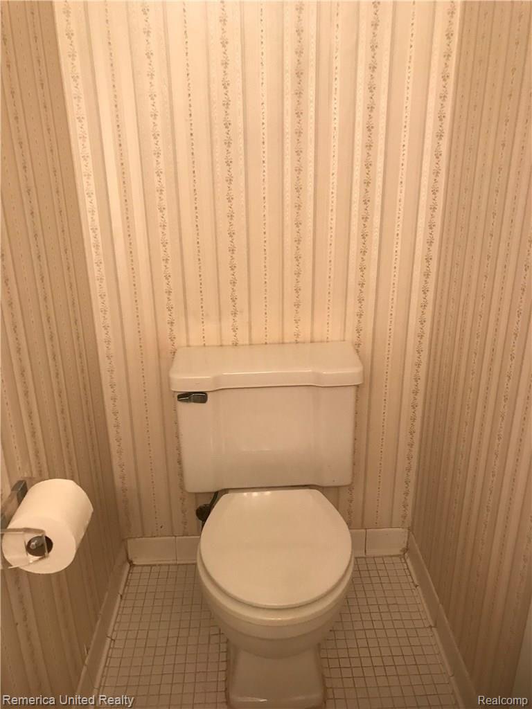 1677 Riverside Drive Rochester, MI 48309 - Photo 12 of 20 IMG_2086.JPG