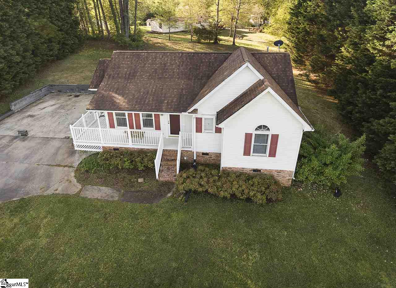 112 Rochester Court Easley, SC 29640 - Photo 3 of 26