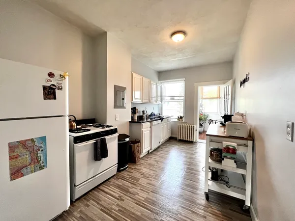 $5,500 | 144 Coolidge Street, Unit 3, Brookline, MA 02446