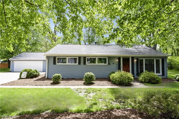 $280,000 | 1600 Ridgewood Court, Twinsburg, OH 44087