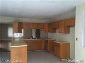 35438 Pound Road Richmond, MI 48062 - Photo 8 of 9 Kitchen Pound.jpg