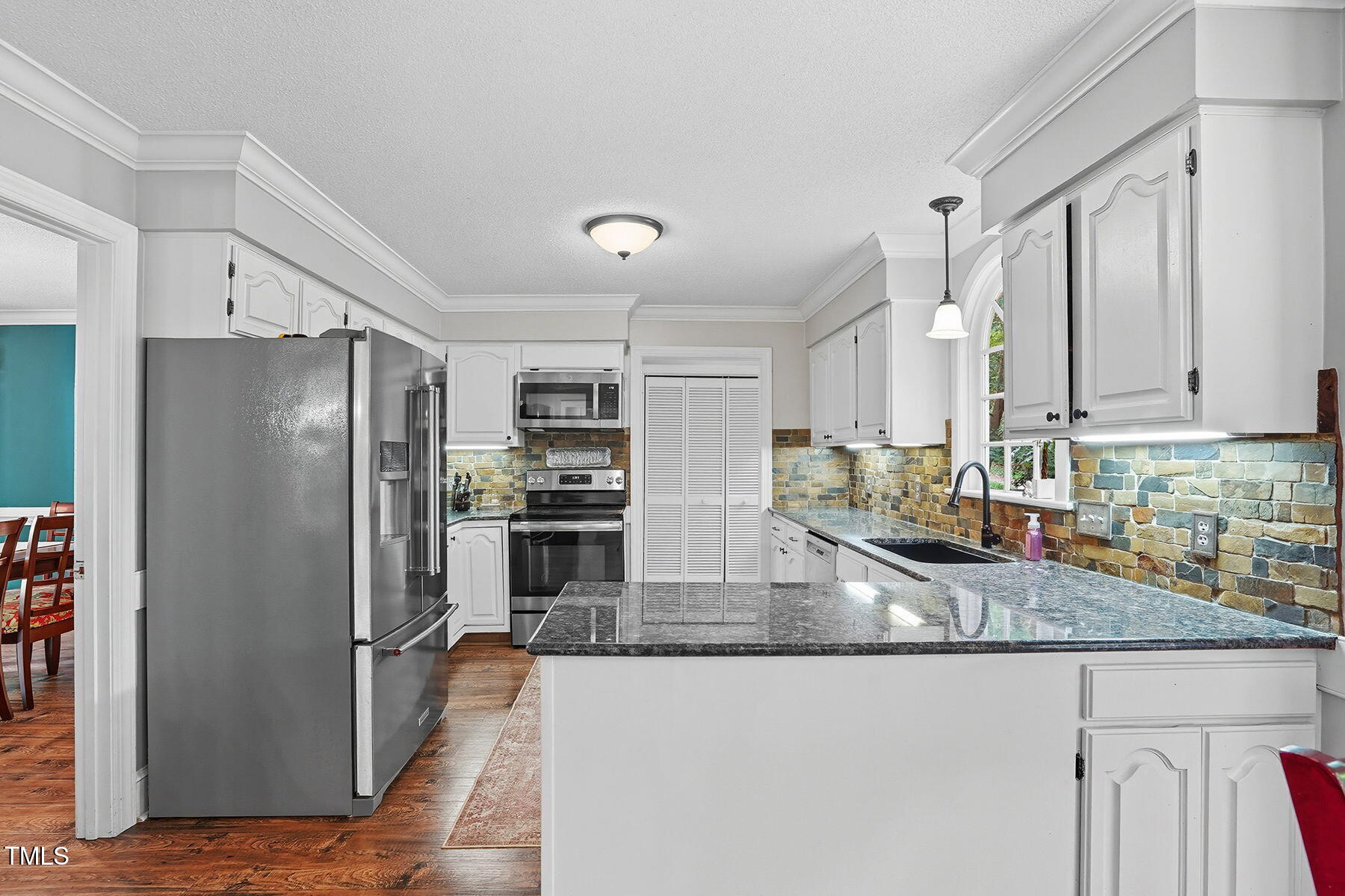 11953 Eagle Cliff Court Raleigh, NC 27613 - Photo 10 of 39 Kitchen