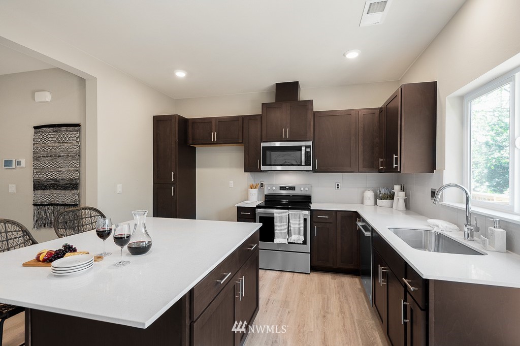 1621 Seattle Hill Road, Unit HH2 Bothell, WA 98012 - Photo 3 of 33