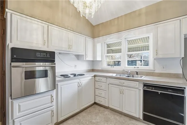 $270,000 | 311 Northeast Arlington Circle, Lee's Summit, MO 64063