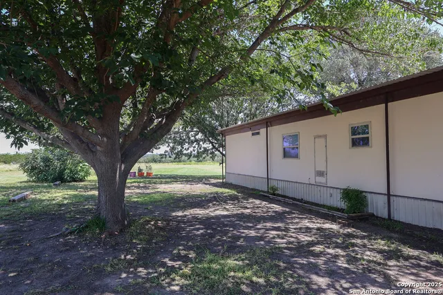 $325,000 | 73 Fm 1221, Hext, TX 76848