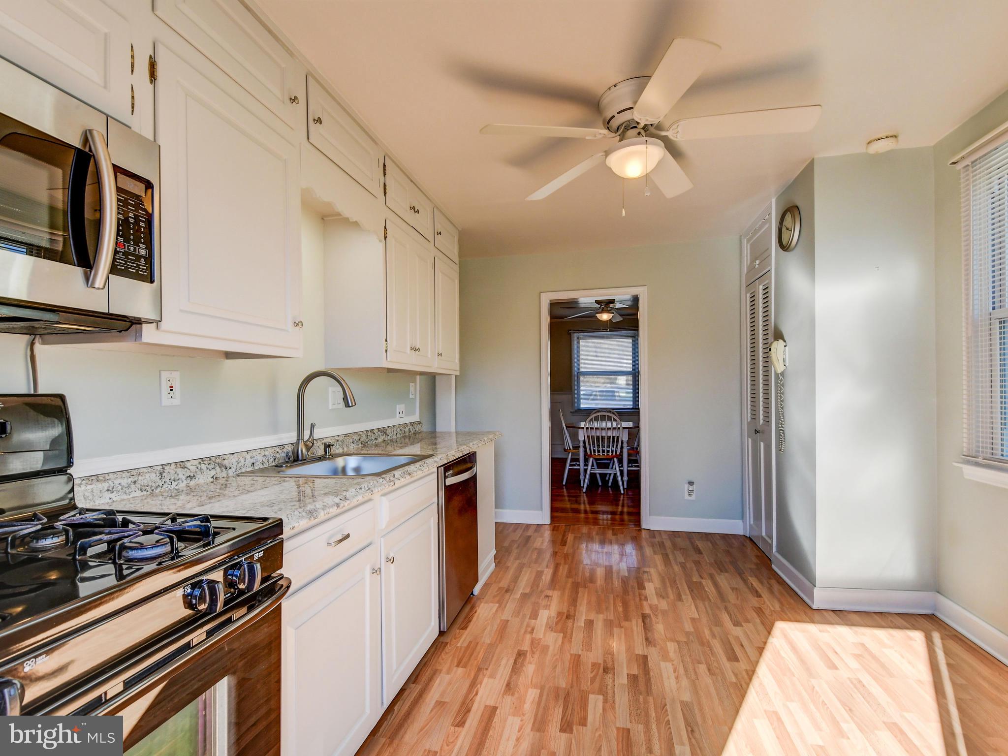 9705 Harford Road Baltimore, MD 21234 - Photo 13 of 38 Kitchen