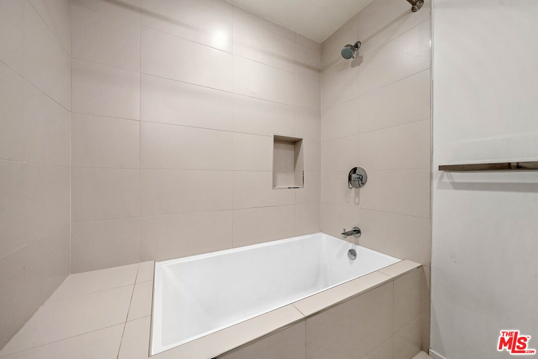 2215 5th Street, Unit B Santa Monica, CA 90405 - Photo 15 of 16