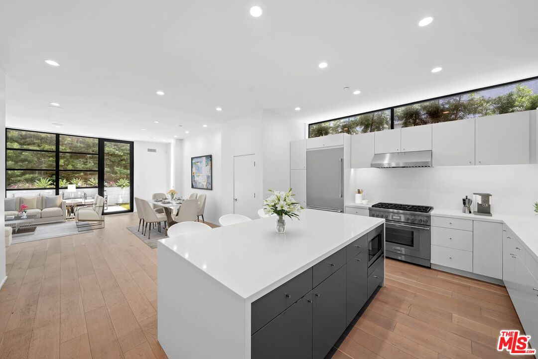 2215 5th Street, Unit B Santa Monica, CA 90405 - Photo 4 of 16