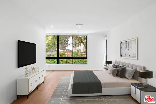 $2,598,000 | 2215 5th Street, Unit B, Santa Monica, CA 90405