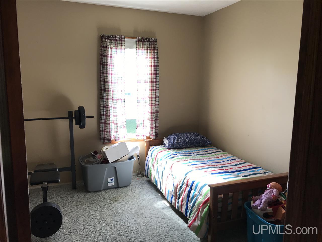 7011 P Road Gladstone, MI 49837 - Photo 7 of 38