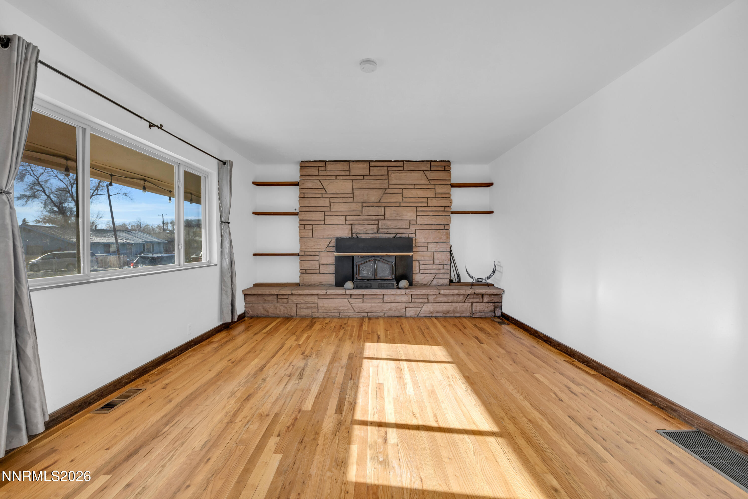 1965 Wilder Street Reno, NV 89512 - Photo 5 of 21 5_img_0015