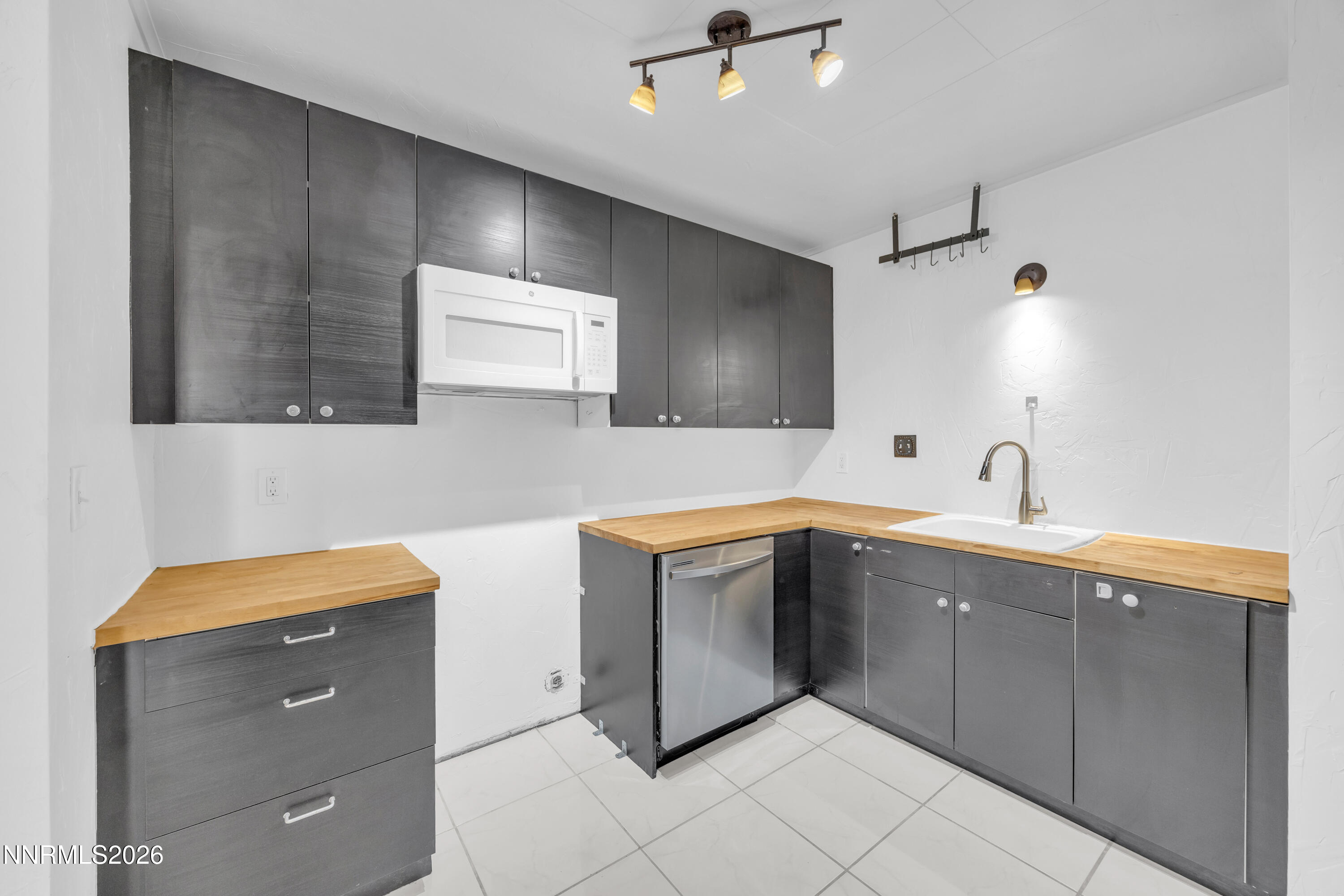 1965 Wilder Street Reno, NV 89512 - Photo 10 of 21 10_img_0060