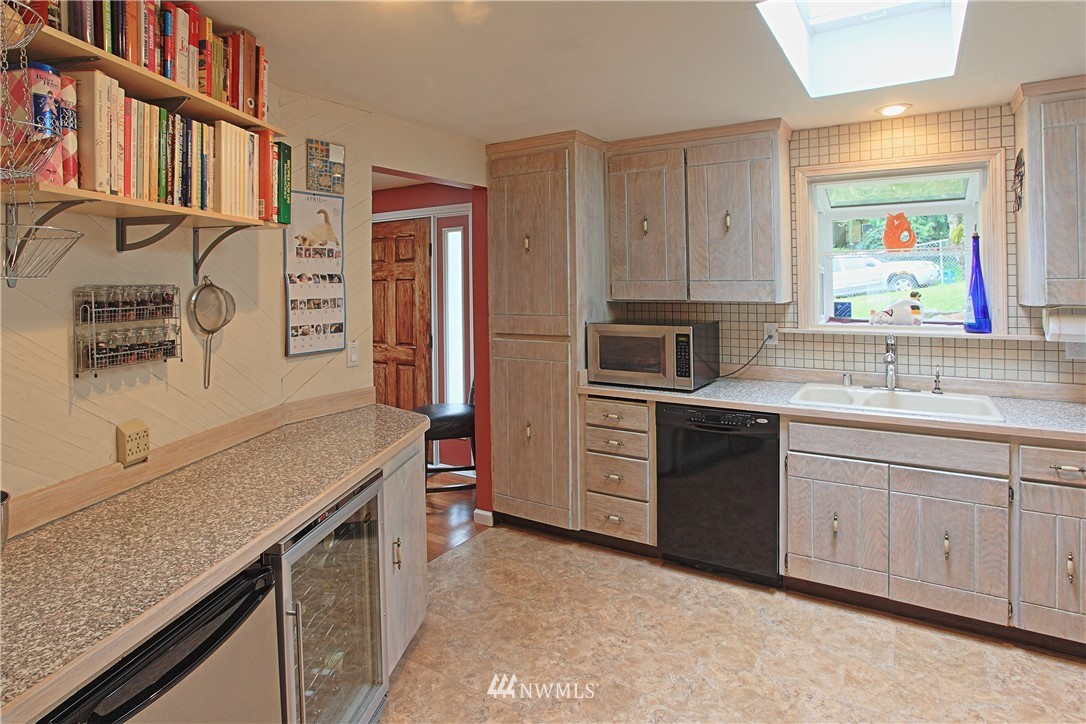 605 219th Place Southwest Bothell, WA 98021 - Photo 5 of 14