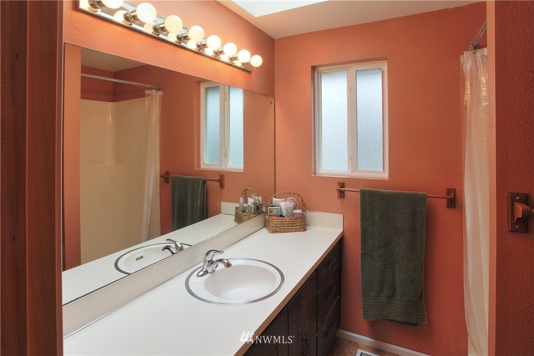 605 219th Place Southwest Bothell, WA 98021 - Photo 10 of 14
