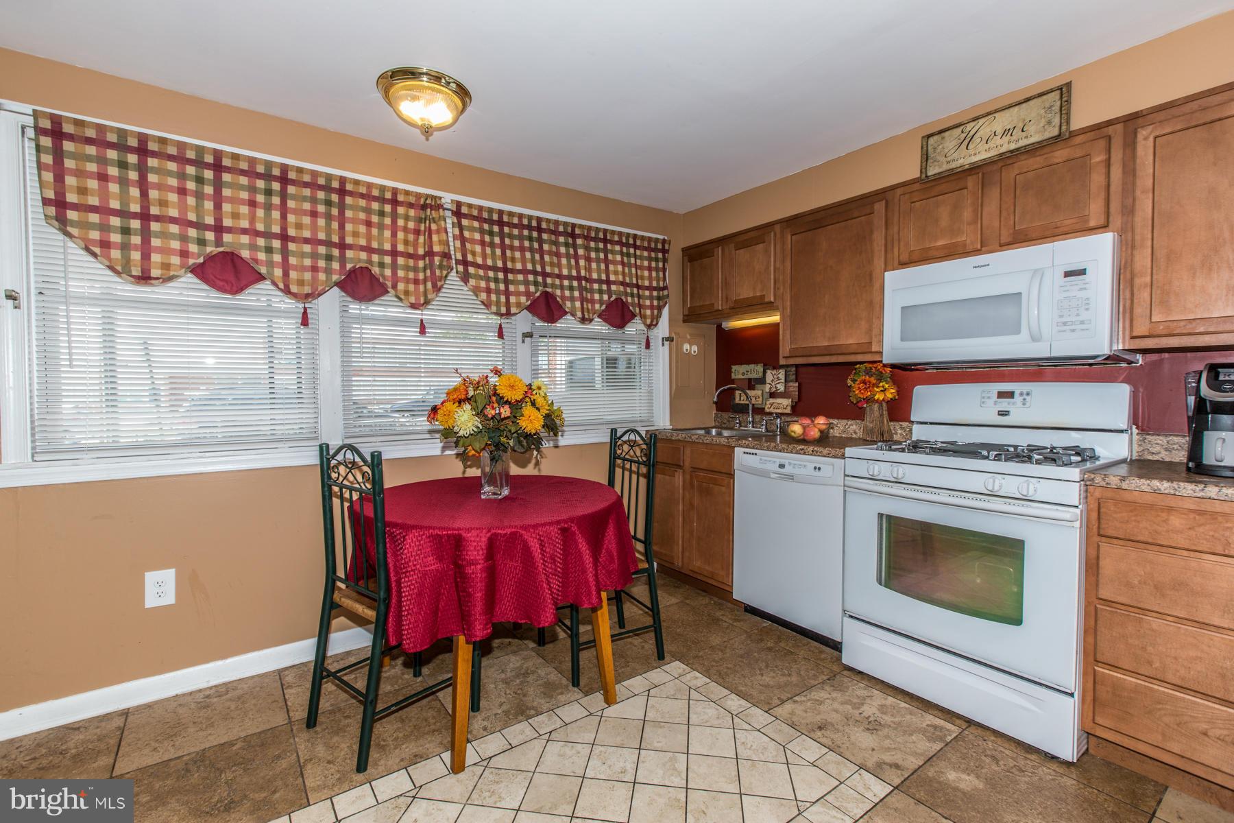 3219 Kessler Road Baltimore, MD 21227 - Photo 4 of 14 Kitchen