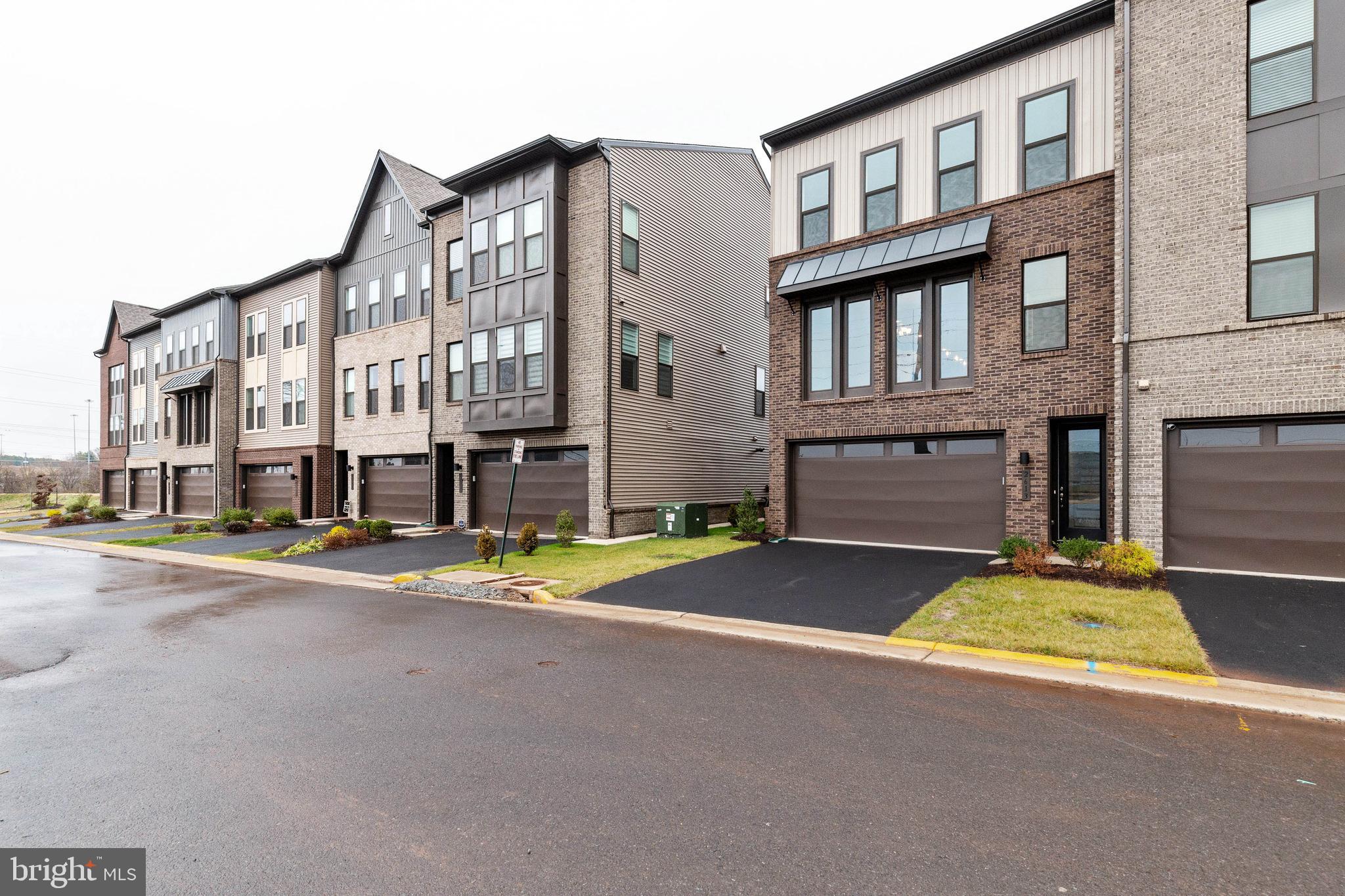 2613 Jetstream Road Herndon, VA 20171 - Photo 3 of 44