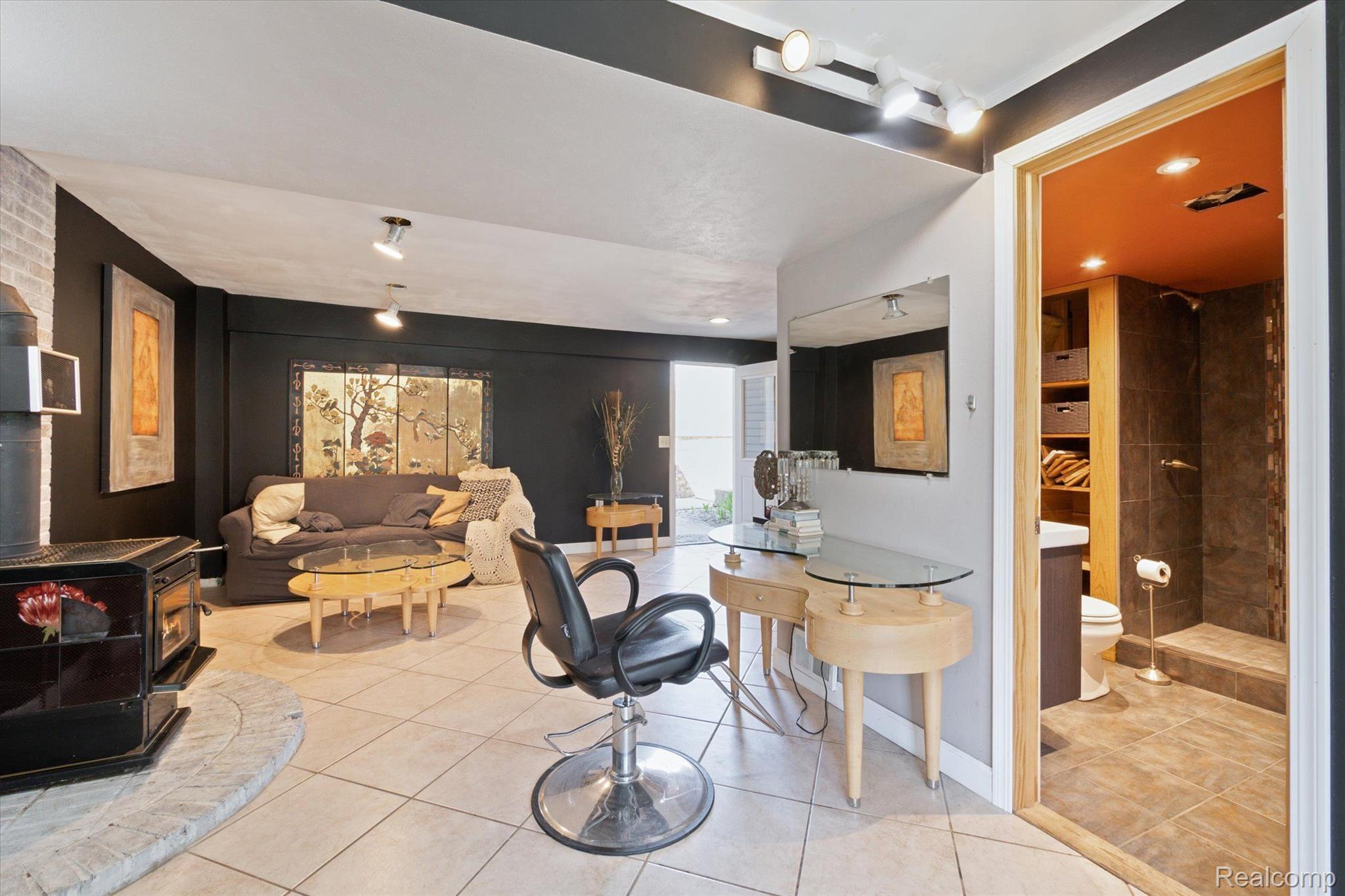 5039 Culver Road Brighton, MI 48114 - Photo 11 of 44 Gallery Image 11