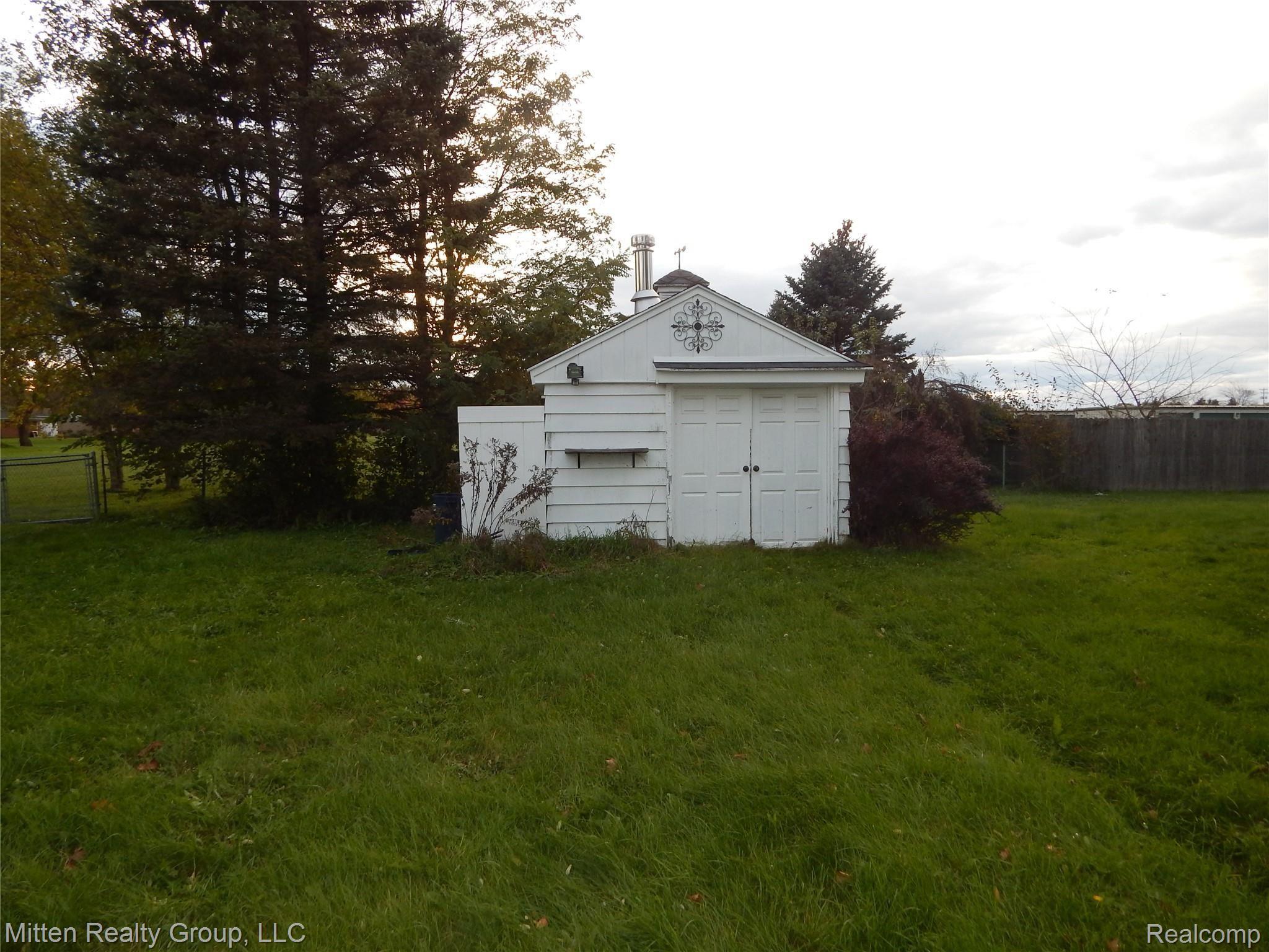 2064 Elms Road Swartz Creek, MI 48473 - Photo 22 of 22 DSCN9559.JPG