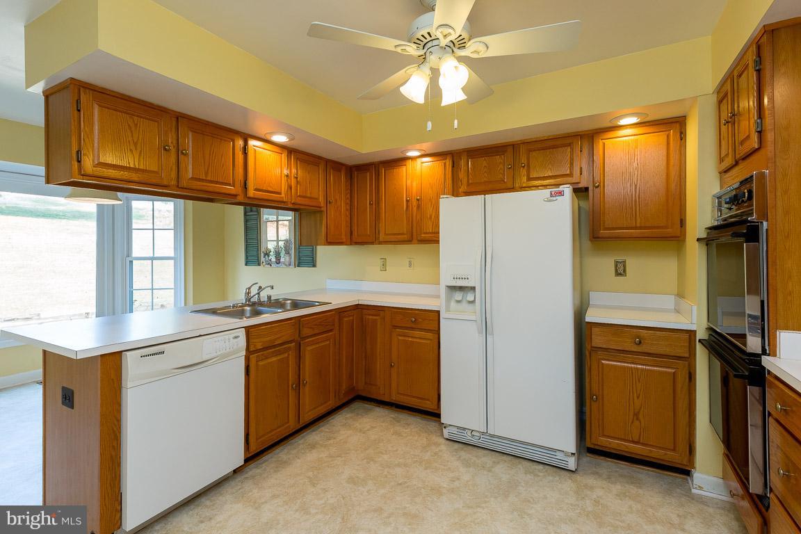 5592 Rivendell Place Frederick, MD 21703 - Photo 12 of 28 Open kitchen