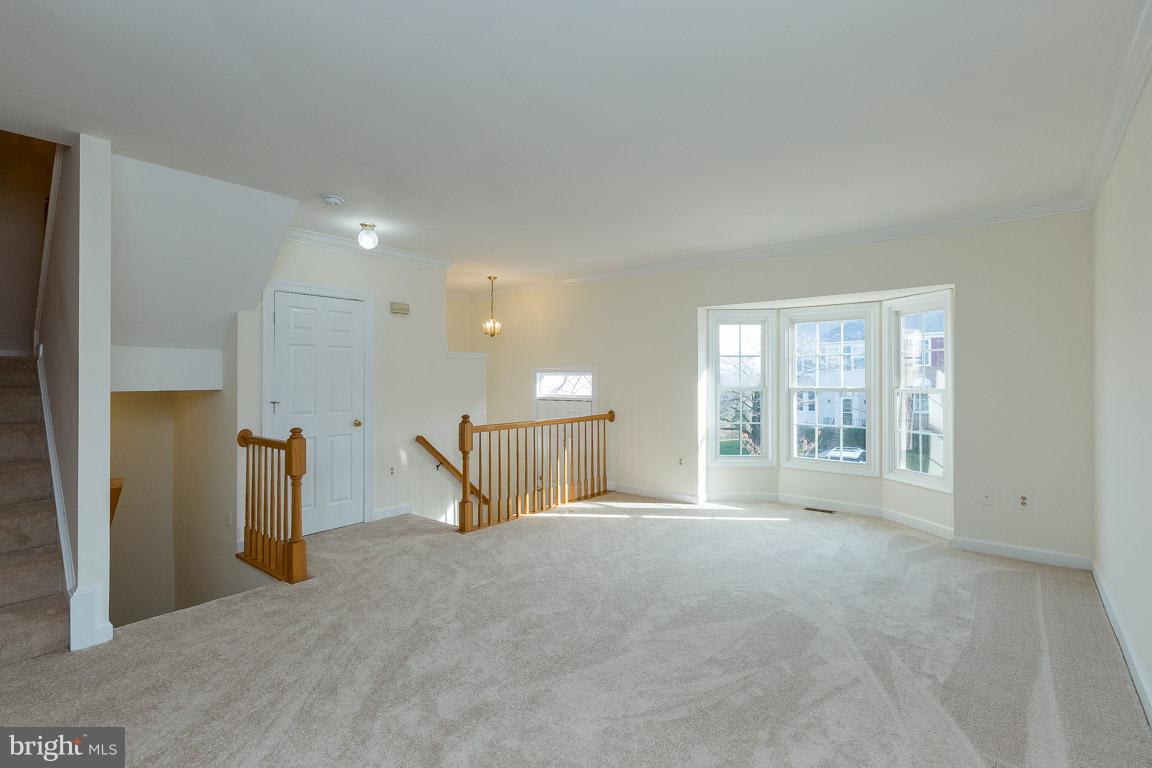 5592 Rivendell Place Frederick, MD 21703 - Photo 3 of 28 Living Room