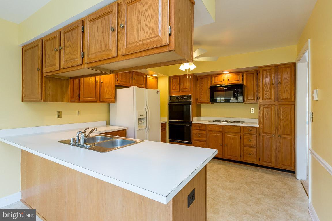 5592 Rivendell Place Frederick, MD 21703 - Photo 10 of 28 Kitchen